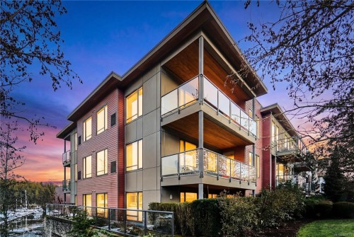 302-580 Stewart Ave  Nanaimo, BC V9S 0A1