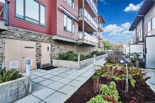 302-580 Stewart Ave, Nanaimo, BC - Outdoor