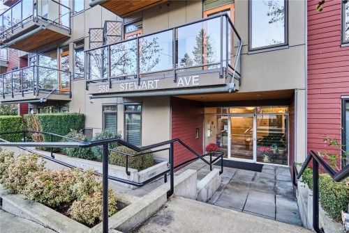 302-580 Stewart Ave, Nanaimo, BC - Outdoor With Exterior