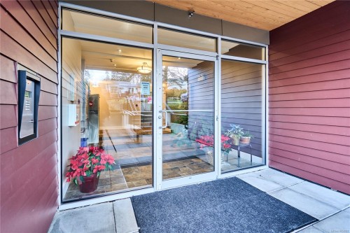 302-580 Stewart Ave, Nanaimo, BC - Outdoor With Exterior