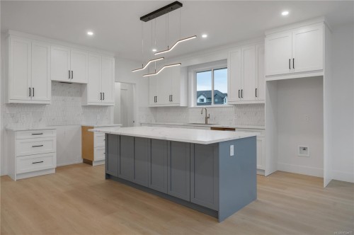 713 Beaver Creek Blvd, Campbell River, BC 