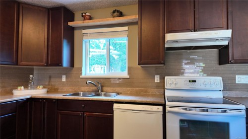 3000 Country Close, Campbell River, BC 