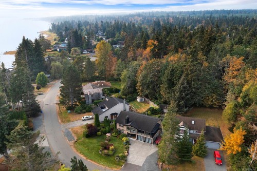 204 Spindrift Rd, Courtenay, BC 