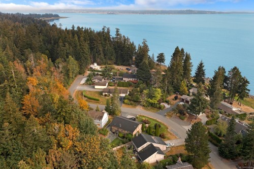 204 Spindrift Rd, Courtenay, BC 