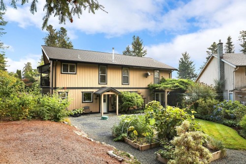 204 Spindrift Rd, Courtenay, BC 