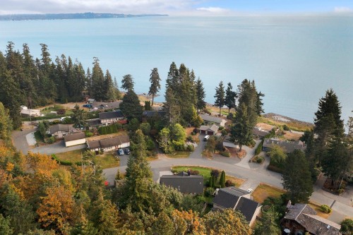 204 Spindrift Rd, Courtenay, BC 