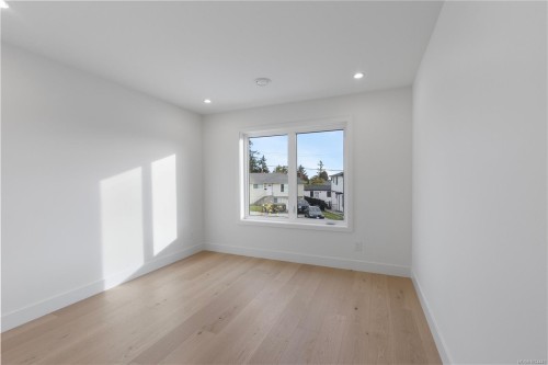 220 Kamloops Ave, Saanich, BC 