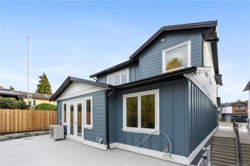 220 Kamloops Ave, Saanich, BC 