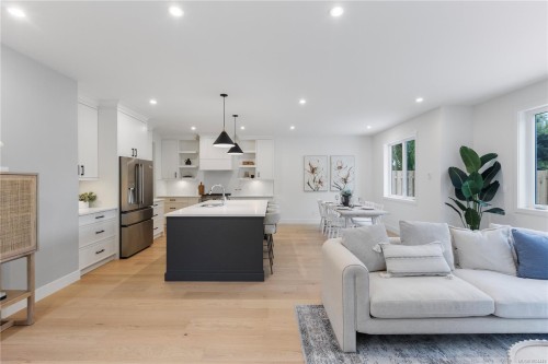 220 Kamloops Ave, Saanich, BC 