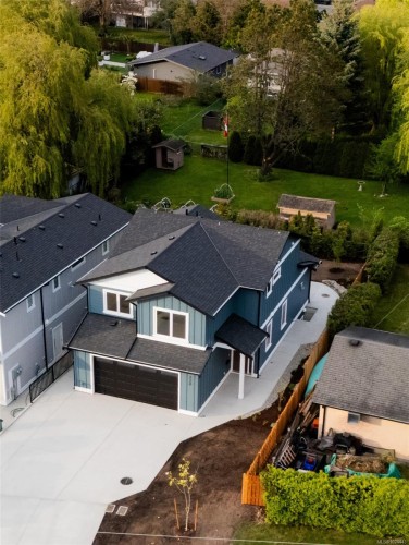 220 Kamloops Ave, Saanich, BC 