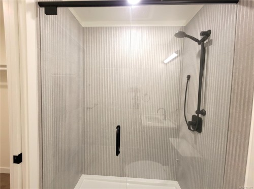 B503-1102 Esquimalt Rd, Esquimalt, BC - Indoor Photo Showing Bathroom