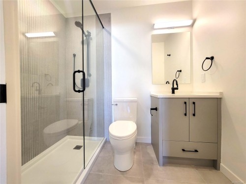 B503-1102 Esquimalt Rd, Esquimalt, BC - Indoor Photo Showing Bathroom