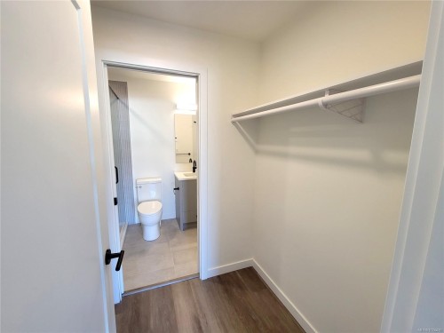 B503-1102 Esquimalt Rd, Esquimalt, BC - Indoor With Storage