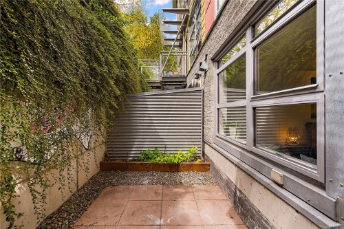 8-821 Tyee Rd, Victoria, BC -  Photo Showing Other Room