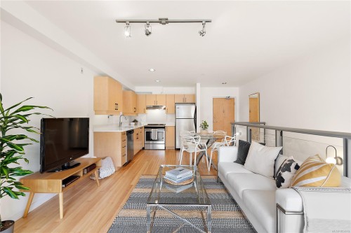 8-821 Tyee Rd, Victoria, BC - Indoor