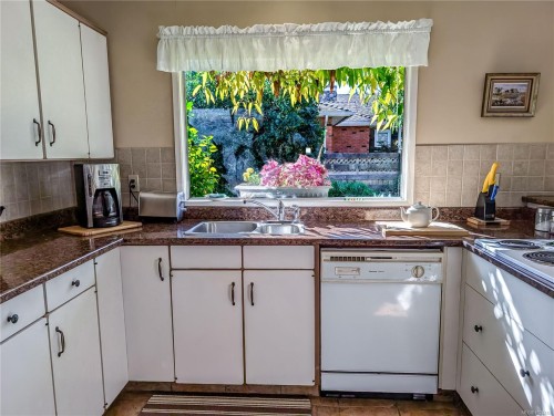 474 Eaglecrest Dr, Qualicum Beach, BC 