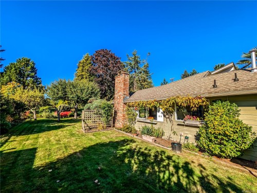 474 Eaglecrest Dr, Qualicum Beach, BC 