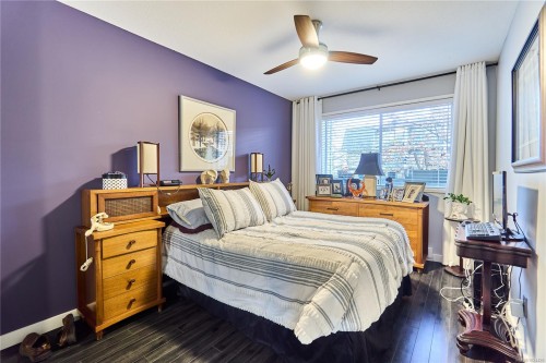 105-100 Dawes St, Nanaimo, BC - Indoor Photo Showing Bedroom