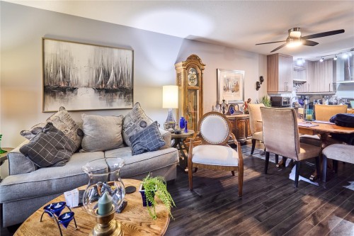 105-100 Dawes St, Nanaimo, BC - Indoor