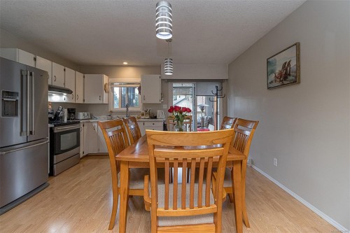 1135 Mcdonald Cres, Nanaimo, BC 