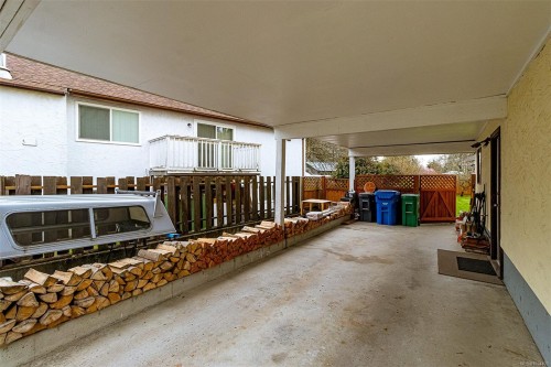 1135 Mcdonald Cres, Nanaimo, BC 