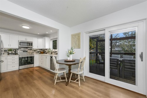 10369 Bowerbank Rd, Sidney, BC 