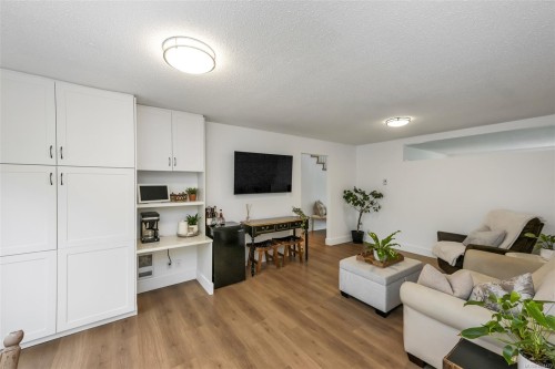 10369 Bowerbank Rd, Sidney, BC 