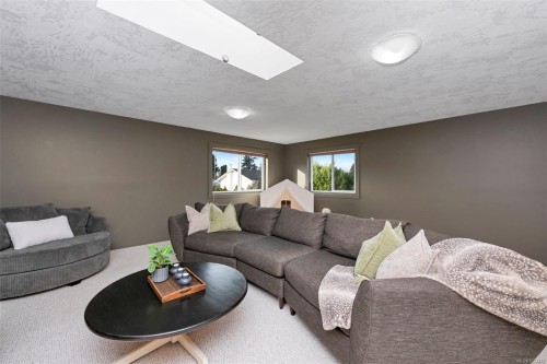 10369 Bowerbank Rd, Sidney, BC 