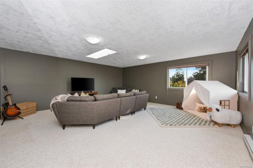 10369 Bowerbank Rd, Sidney, BC 