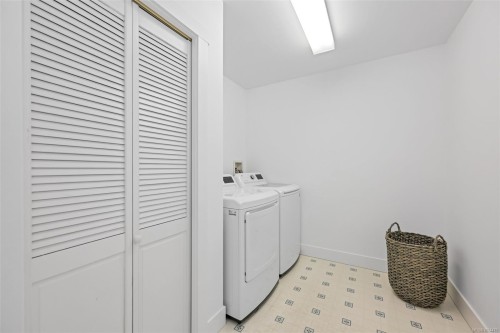 10369 Bowerbank Rd, Sidney, BC 