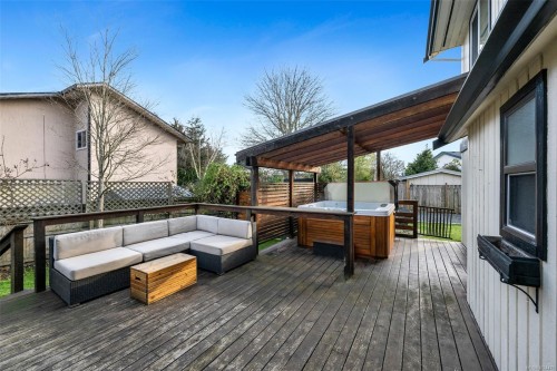 10369 Bowerbank Rd, Sidney, BC 