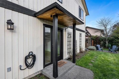 10369 Bowerbank Rd, Sidney, BC 