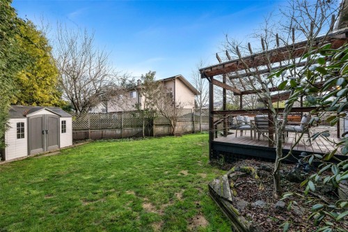 10369 Bowerbank Rd, Sidney, BC 