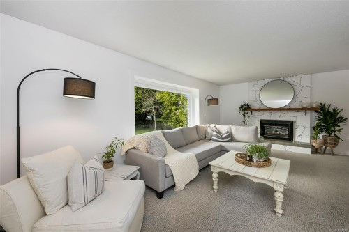 10369 Bowerbank Rd, Sidney, BC 