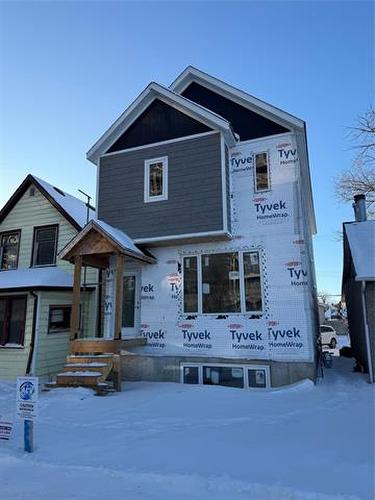 298 Queen St, Winnipeg, MB 