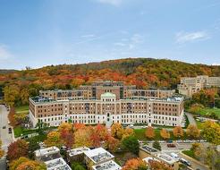 104-1420 Boul. Mont-Royal  Montréal (Outremont), QC H2V 4P3