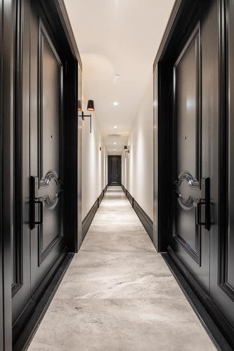 Entrée extérieure - 104-1420 Boul. Mont-Royal, Montréal (Outremont), QC - Indoor Photo Showing Other Room