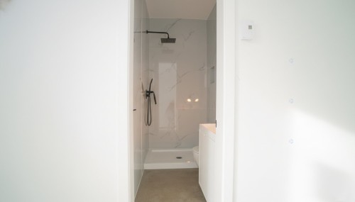 Salle de bains attenante à la CCP - 17A Av. Léonie, Saint-Sauveur, QC - Indoor