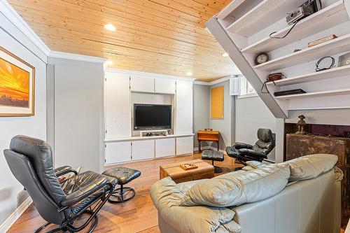 Salle familiale - 257 Ch. De Bondville, Lac-Brome, QC - Indoor