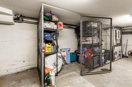 Rangement - D-10236 Rue Lajeunesse, Montréal (Ahuntsic-Cartierville), QC - Indoor Photo Showing Garage