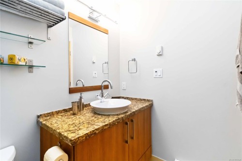 407-2745 Veterans Memorial Pkwy, Langford, BC - Indoor Photo Showing Bathroom
