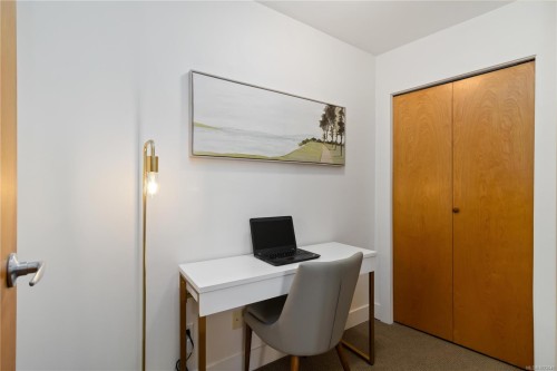 407-2745 Veterans Memorial Pkwy, Langford, BC - Indoor Photo Showing Office