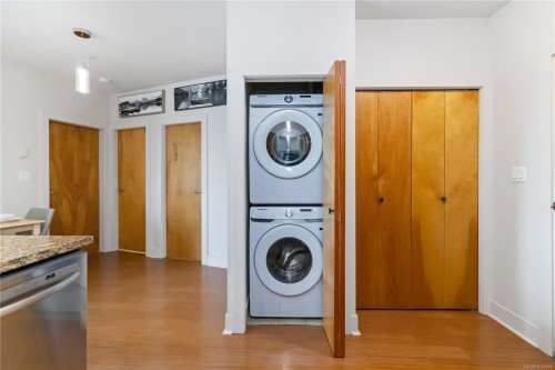 407-2745 Veterans Memorial Pkwy, Langford, BC - Indoor Photo Showing Laundry Room