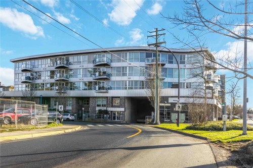 407-2745 Veterans Memorial Pkwy, Langford, BC - Outdoor