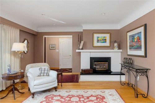 3331 Woodburn Ave, Oak Bay, BC 