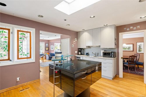 3331 Woodburn Ave, Oak Bay, BC 