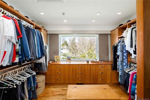 3331 Woodburn Ave, Oak Bay, BC 