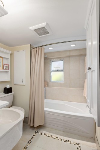 3331 Woodburn Ave, Oak Bay, BC 