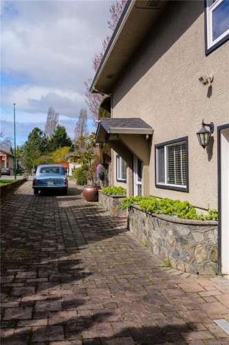 3331 Woodburn Ave, Oak Bay, BC 