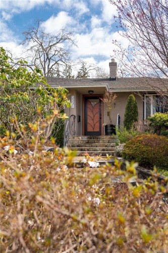 3331 Woodburn Ave, Oak Bay, BC 